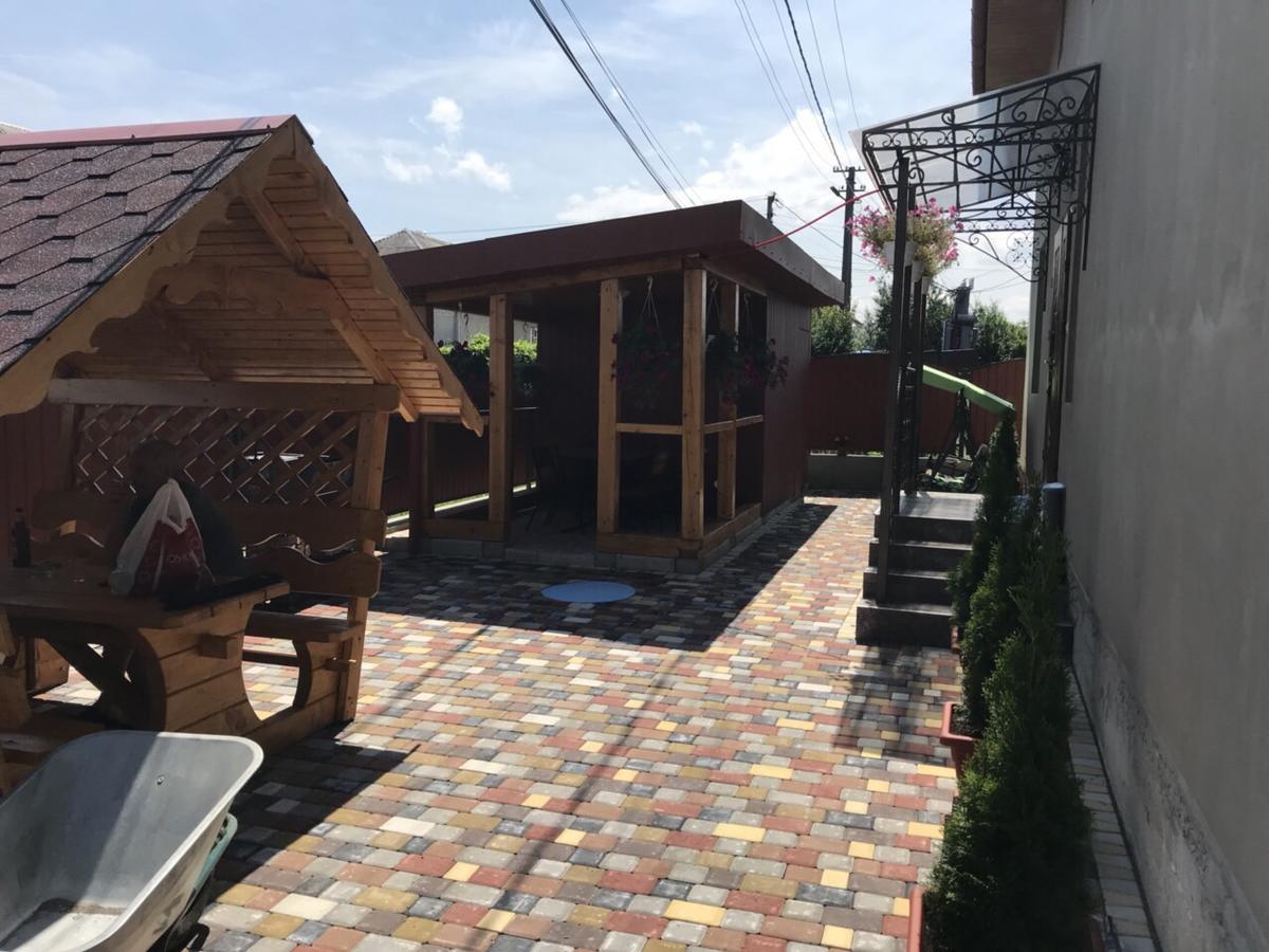 U Maksa Solochin Exterior foto