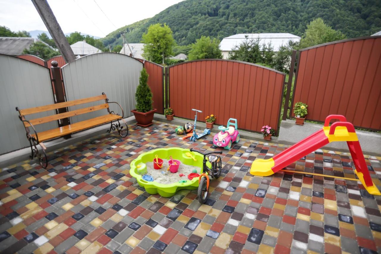 U Maksa Solochin Exterior foto